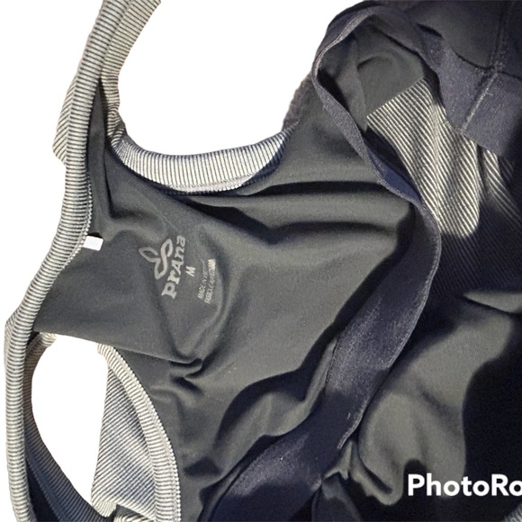 Women’s Prana Razor back gray tank with built in bra, sz M - Picture 3 of 4